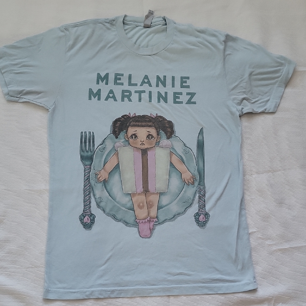 Melanie Martinez Crybaby Cake- T-Shirt - Light Blue with Graphic